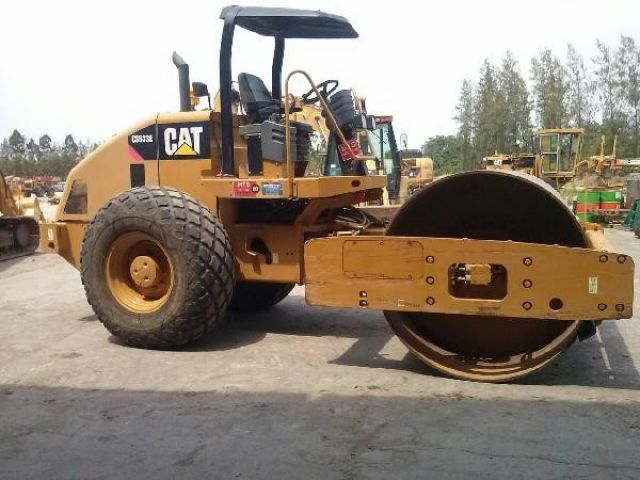 ขายรถบด CATERPILLAR รุ่น CS533E สภาพดีมาก