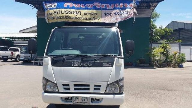 รถบรรทุก 4 ล้อ ISUZU รุ่นใหม่ไม่ติดเวลา