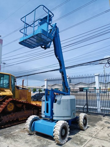 BOOM-LIFT GENIE Z34/22 เครื่องยนต์ดีเซล สุง 10 เมตร มือสองญี่ปุ่น