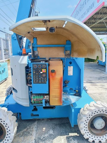 BOOM-LIFT GENIE Z34/22 เครื่องยนต์ดีเซล สุง 10 เมตร มือสองญี่ปุ่น