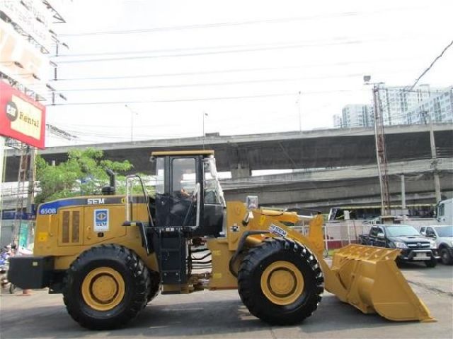 ขาย รถตักล้อยาง ยี่ห้อ SEM BY CATERPILLAR รุ่น 650B คุณภาพเยี่ยม/สนใจติดต่อคุณอนุวัตน์ โทร.084-874-2940