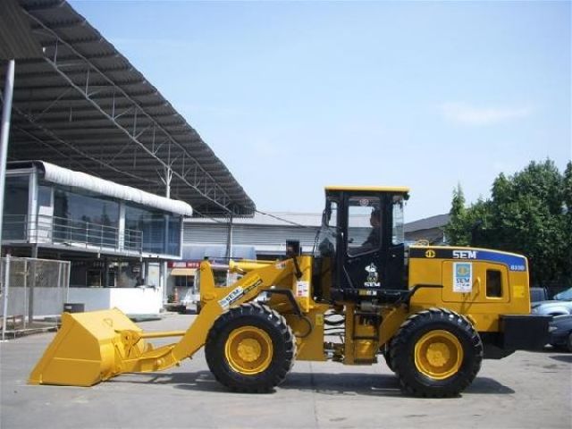 รถตักล้อยาง SEM BY CATERPILLAR รุ่น 639B (3 ตัน) สนใจติดต่อคุณ พรชัย Tel.090-8808212