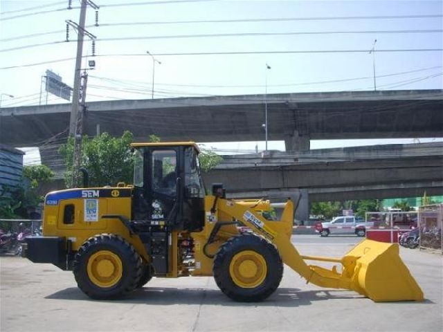 รถตักล้อยาง SEM BY CATERPILLAR รุ่น 639B (3 ตัน) สนใจติดต่อคุณ พรชัย Tel.090-8808212