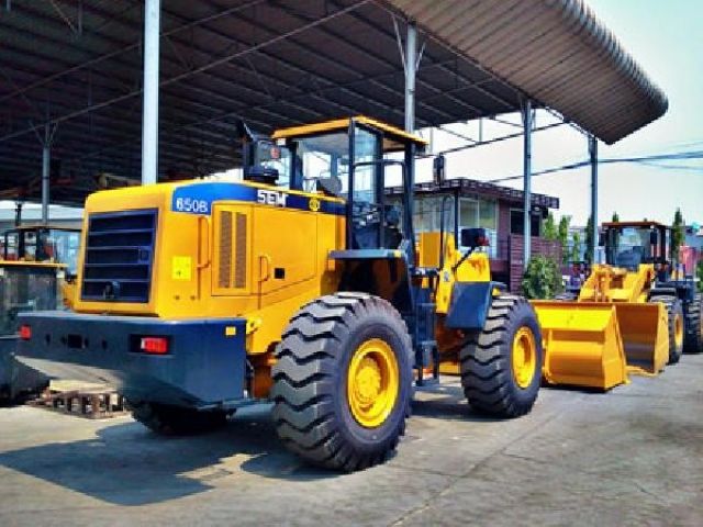 รถตักล้อยาง SEM BY CATERPILLAR รุ่น 650B (5 ตัน) สนใจติดต่อคุณ พรชัย Tel.090-8808212