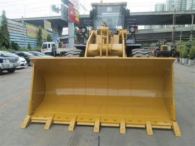 รถตักล้อยาง SEM BY CATERPILLAR รุ่น 659C (5 ตัน) สนใจติดต่อคุณ พรชัย Tel.090-8808212