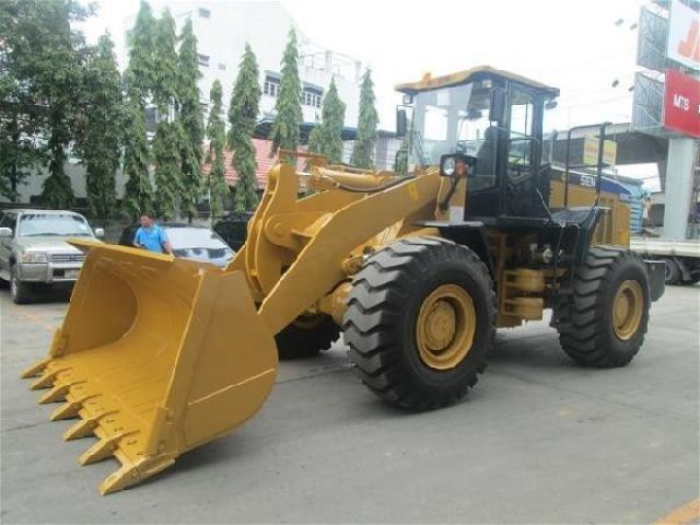 รถตักล้อยาง SEM BY CATERPILLAR รุ่น 659C (5 ตัน) สนใจติดต่อคุณ พรชัย Tel.090-8808212