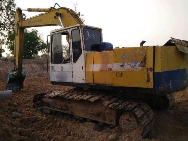 ขายคับเเบคโฮ KOMATSU PC200-5 ซีเรี่ยน50,000กว่า คอนโทรลสั่น เอกสารอินวอยล์