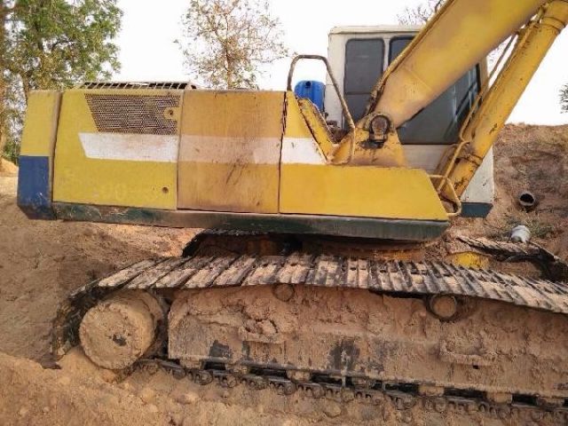 ขายคับเเบคโฮ KOMATSU PC200-5 ซีเรี่ยน50,000กว่า คอนโทรลสั่น เอกสารอินวอยล์