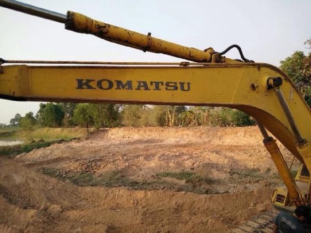 ขายคับเเบคโฮ KOMATSU PC200-5 ซีเรี่ยน50,000กว่า คอนโทรลสั่น เอกสารอินวอยล์