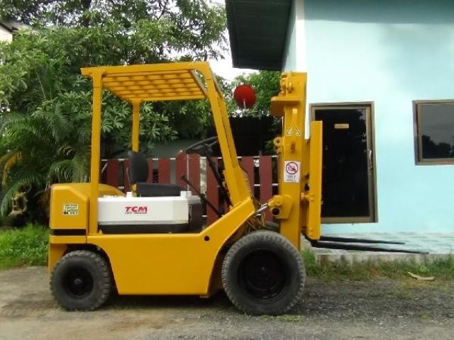 รถโฟล์คลิฟท์ Forklift TCM FG25N5 2.5 ตัน เครื่องยนต์เบนซิน รถนำเข้า พร้อมเอกสารรับรองการนำเข้าถูกต้อง