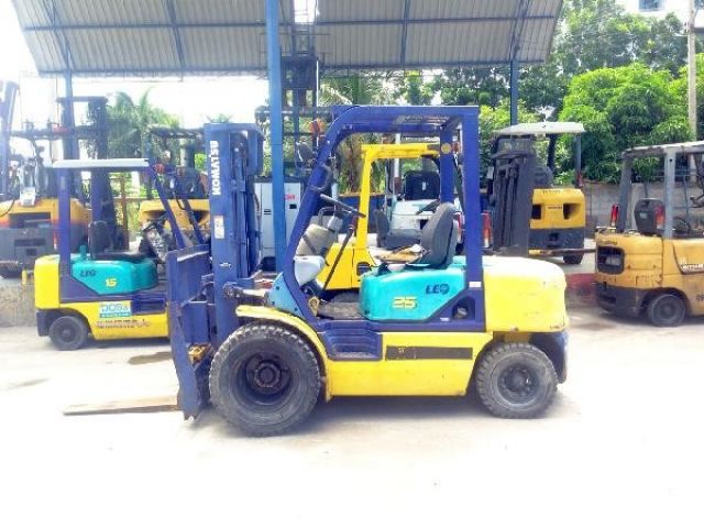 รถยกขนาด2.5ตันดีเซล เสา3,4เมตร KOMATSU FD25-12