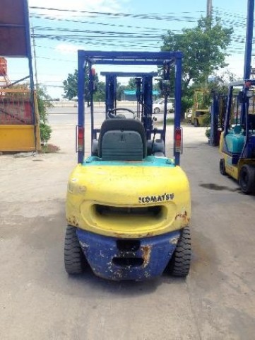 รถยกขนาด2.5ตันดีเซล เสา3,4เมตร KOMATSU FD25-12