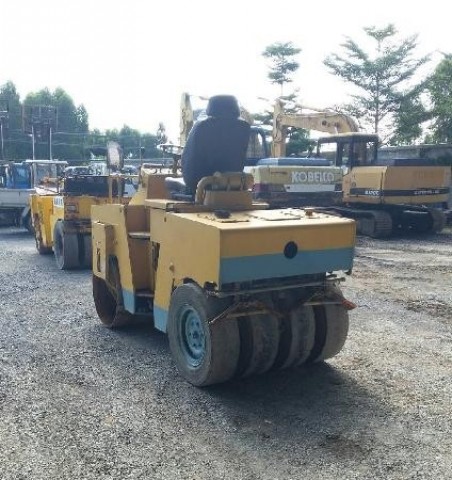 รถบด BOMAG BW 121 AC