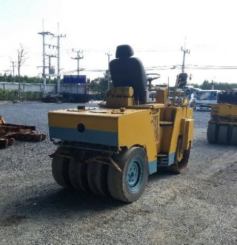 รถบด BOMAG BW 121 AC