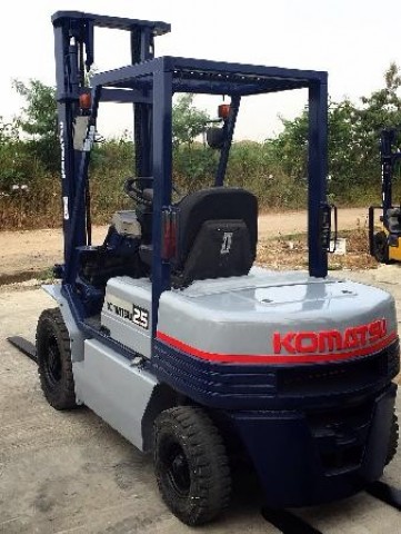 ขายถูก FORKLIFT KOMATSU FD25-11 นำเข้าจากญี่ปุ่น มีเอกสารยืนยัน