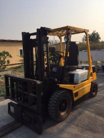 ขาย FORKLIFT - TCM FD20Z2