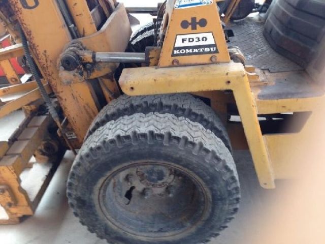 KOMATSU FD30-7 FORK LIFT