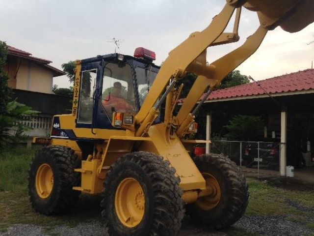 ขายรถตักล้อยาง Komatsu WA100-1 รถเก่าญี่ปุ่นยังไม่เคยใช้งานในไทย ราคาถูกมากๆ สนใจติดต่อ 081-9485494