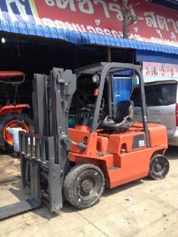 NISSAN FORKLIFT รถยก2.5 ตัน เสา 3 เมตร งาสไลด์ ราคาพิเศษ