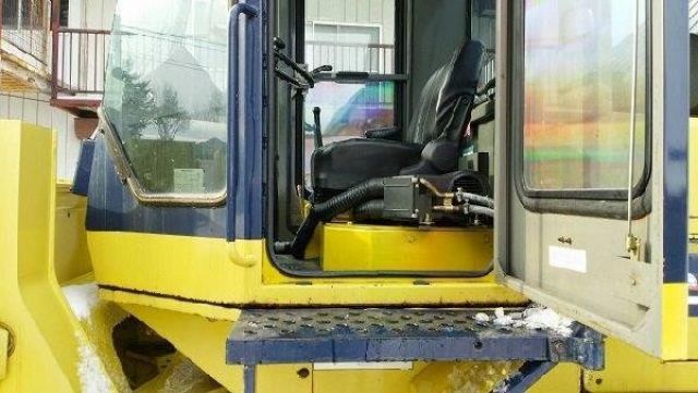 รถตักล้อยาง KOMATSU WA100-1 S/N 33107 8069 ชั่วโมง 21899 กิโล ปี 1991 รถนอกนำเข้า