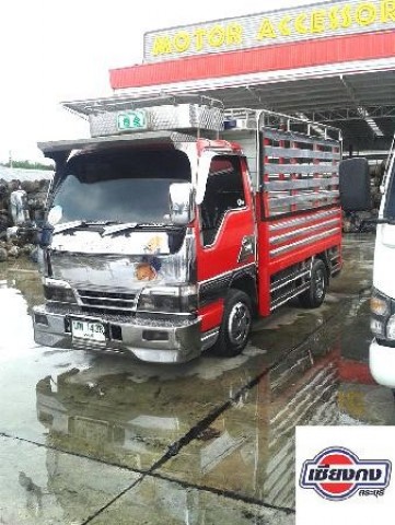 ISUZU ELF แต่งอย่างงาม แบบจัดเต็ม รถจอดอยู่ที่เซียงกง สระบุรีครับ