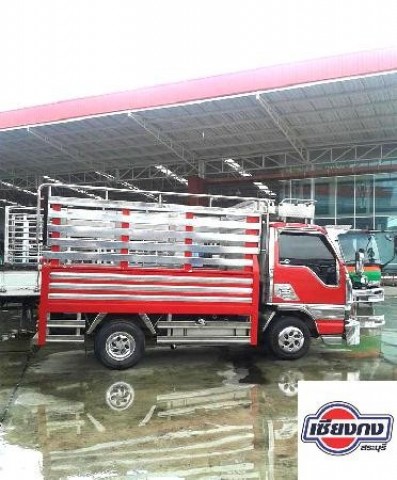 ISUZU ELF แต่งอย่างงาม แบบจัดเต็ม รถจอดอยู่ที่เซียงกง สระบุรีครับ