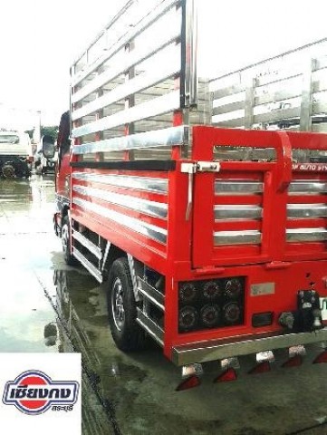 ISUZU ELF แต่งอย่างงาม แบบจัดเต็ม รถจอดอยู่ที่เซียงกง สระบุรีครับ