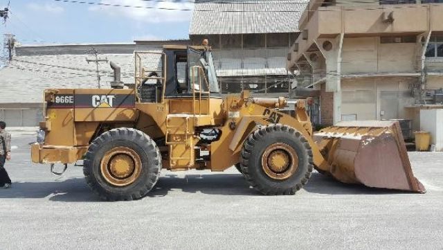 รถตักล้อยางCATERPILLAR 966E