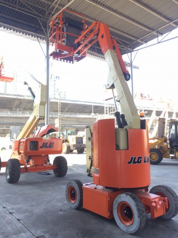 ขายรถกระเช้า JLG บูมศอก E300AJP สูง 9.14 เมตร มือสอง ปรับสภาพแล้ว พร้อมใช้งาน ราคาถูกสุดๆ