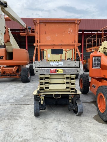 ขายรถกระเช้า JLG ขากรรไกร 3246ES สูง 9.68 เมตร มือสอง ปรับสภาพแล้ว พร้อมใช้งาน