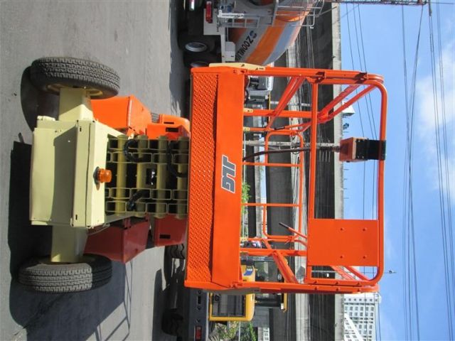 ขายรถกระเช้า JLG ขากรรไกร 3369E สูง 10.06 เมตร มือสอง ปรับสภาพแล้ว พร้อมใช้งาน