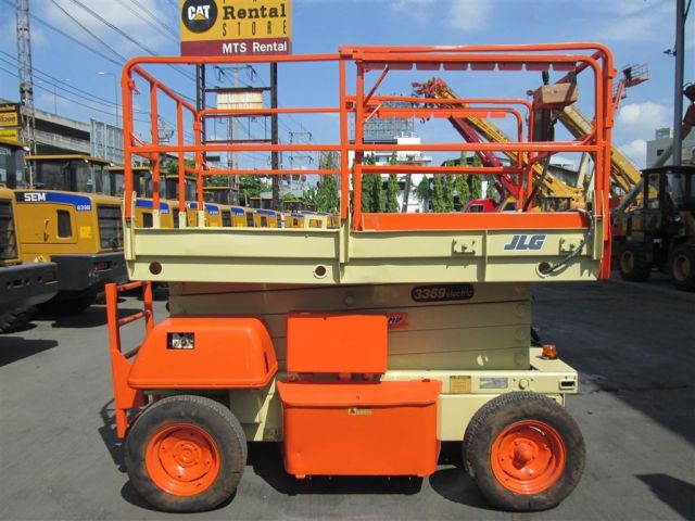 ขายรถกระเช้า JLG ขากรรไกร 3369E สูง 10.06 เมตร มือสอง ปรับสภาพแล้ว พร้อมใช้งาน