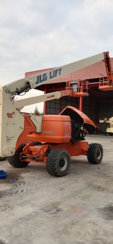 ขายรถกระเช้า JLG บูมข้อศอก 800AJ สูง 24.46 เมตร มือสอง