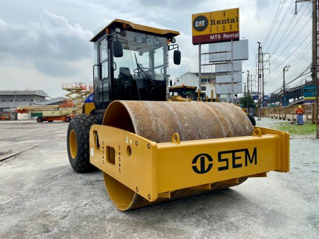 รถบดสั่นสะเทือน Soil Compactor SEM 510