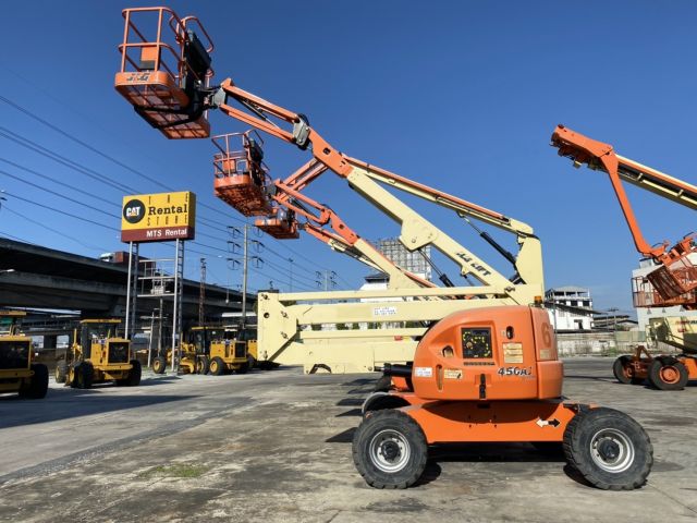 ขายรถกระเช้า JLG บูมศอก 450AJ II สูง 14 เมตร มือสอง