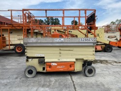 ขายรถกระเช้า JLG ขากรรไกร 3246ES สูง 9.68 เมตรมือสอง