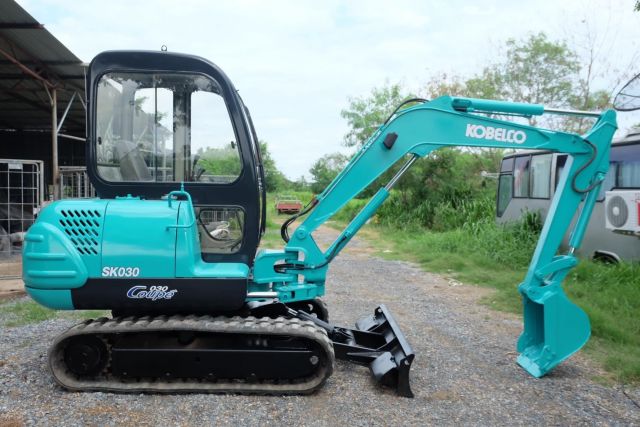 รถขุด kobelco sk30 เก่าญี่ปุ่นไม่เคยใช้ใน/ทย โทร 086-1602189