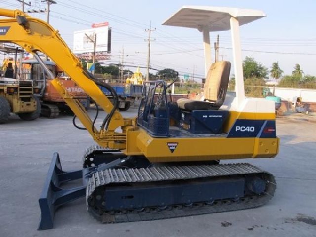 ขายรถขุดแบคโฮ KOMATSU PC40-6 มือสอง นำเข้าจากญี่ปุ่น