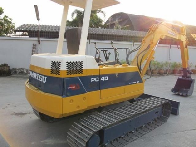 ขายรถขุดแบคโฮ KOMATSU PC40-6 มือสอง นำเข้าจากญี่ปุ่น