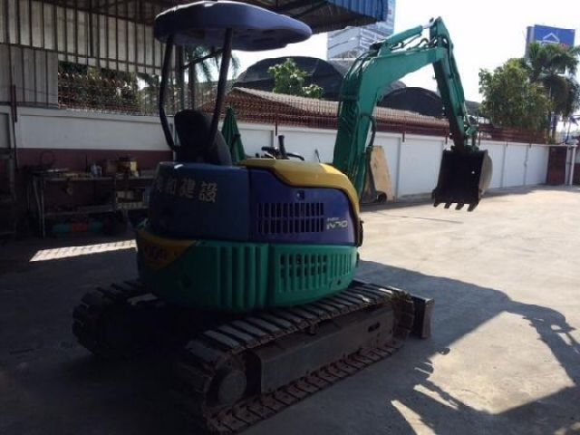 รถขุด KOMATSU PC30MR (รุ่น8) มือสอง นำเข้าจากญี่ปุ่น พร้อมใช้งาน