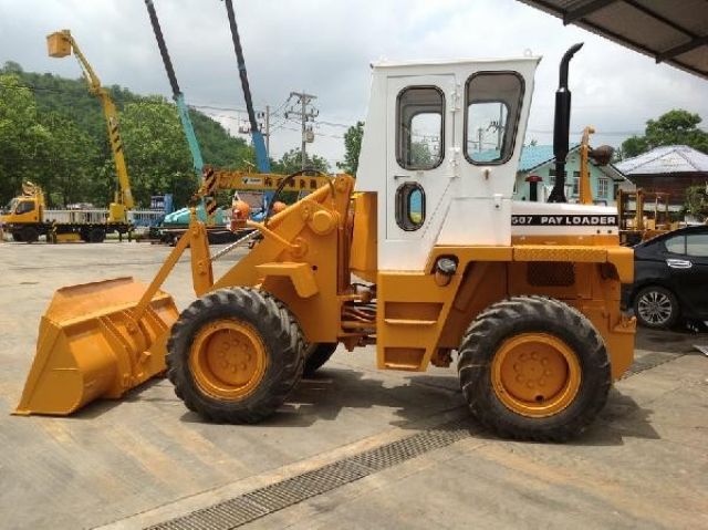 รถตักล้อยางKomatsu 507 เก่าญี่ปุ่น เก็บสีใหม่พร้อมใช้งาน รถจากญี่ปุ่นนำเข้าเอง เอกสารครบ 081-532-7632