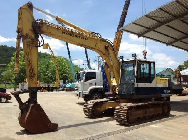 โปรโมชั่นปรองดอง!!! Komatsu PC150-5 หั่นราคา ถูกสุดๆ ภายในสิ้นปีนี้เท่านั้น