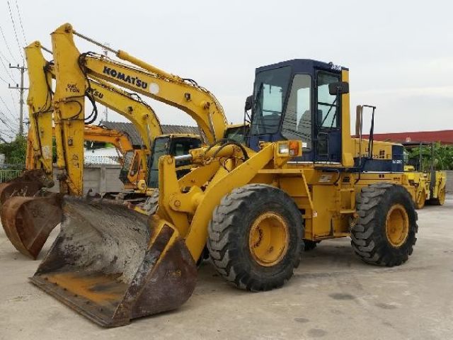 ใหม่ WA250-1 ยีห้อ KOMATSU สภาพสวย รถนำเข้าจาก USA แท้ 100% เอวดี เครื่องแน่น สภาพพร้อมใช้ ทดลองขับก่อนได้