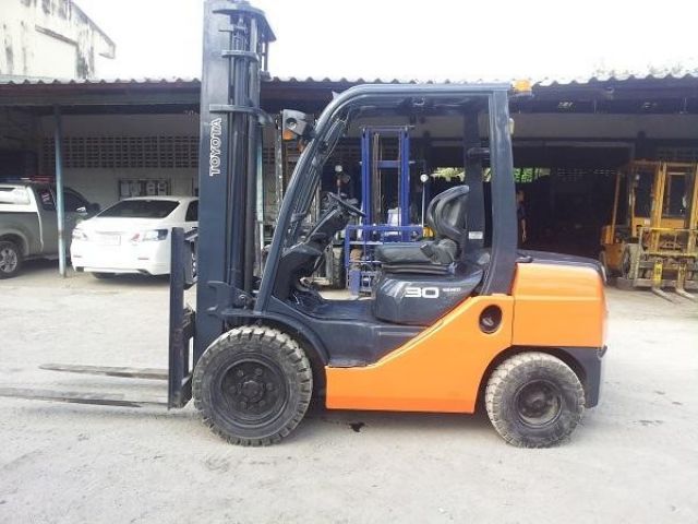 Forklift 3.0T TOYOTA 8FD30 Diesel 2Z Auto ยกสูง 4.0 mm. รถยกฟอร์คลิฟท์