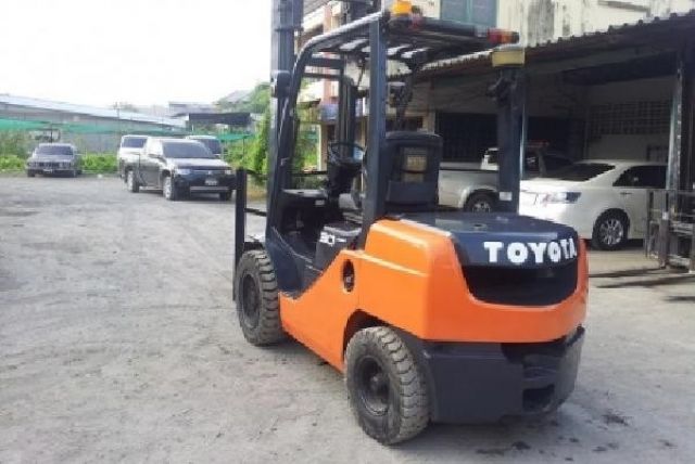 Forklift 3.0T TOYOTA 8FD30 Diesel 2Z Auto ยกสูง 4.0 mm. รถยกฟอร์คลิฟท์