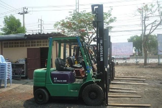 ขายFORKLIFT 2.5 ตัน ดีเซล S4S เกียร์ออโต้ ยกสูง 5.0 เมตร ยางตัน