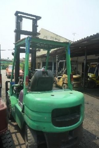 ขายFORKLIFT 2.5 ตัน ดีเซล S4S เกียร์ออโต้ ยกสูง 5.0 เมตร ยางตัน