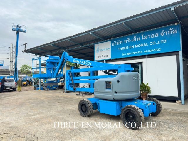 รถกระเช้า Boom Lift Genie Z-45/25J