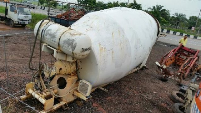 ขาย ถังผสมปูนคอนกรีต เครื่องโม่ปูน คอนกรีต CONCRETE MIXER สำหรับใส่รถบรรทุกหกล้อ สิบล้อ