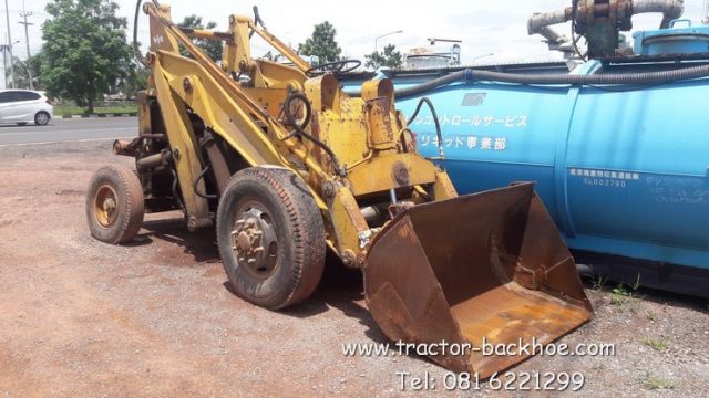 ขายตามสภาพ ถูกๆ ราคา 68,000 บาท เท่านั้น รถตักล้อยาง KOMATSU SD20 เครื่อง 6 สูบ ISUZU ยกสูง 4 เมตร